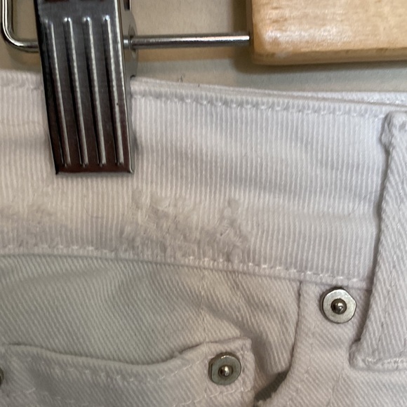 ❤️White Jean Shorts - Picture 3 of 8